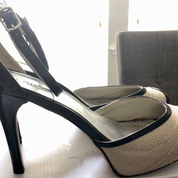 Cute Cute Beige and Black Sandal Heel - Picture 3 of 7